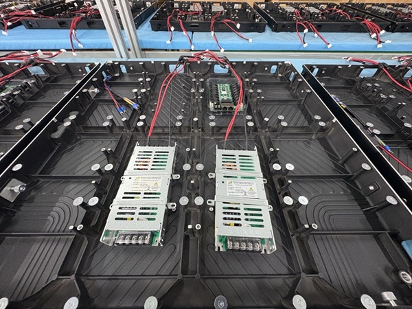 On-Site Assembly of Indoor P2 Die-Cast Aluminum LED Display