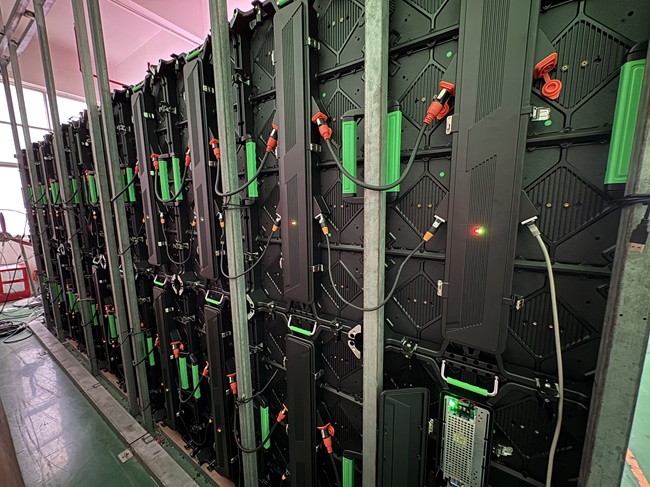 Factory Testing of Outdoor P2.976 LED Rental Screens