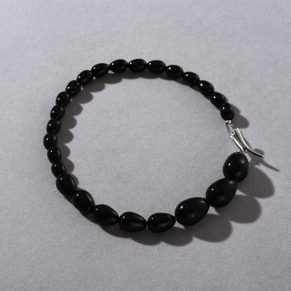 Zhu Yue'er Gradient Oval Black Onyx Beaded OT Clasp Sweater Chain Necklace Women's Jewelry Accessories Pendant Material