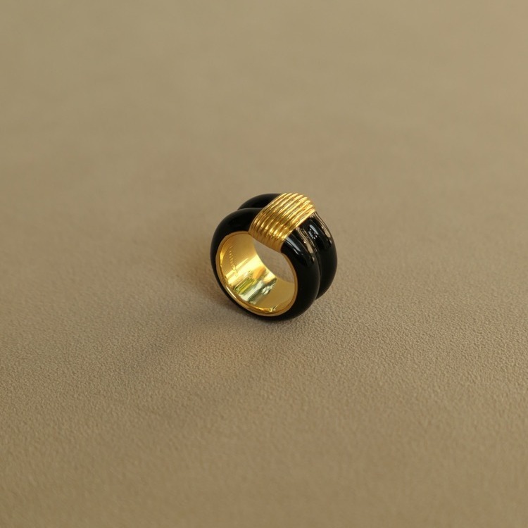 French Fashion Enamel Drip Glaze Ring Wide Version Golden Plated Black Striped Elegant Copper Finger Ring Jewelry Accessories