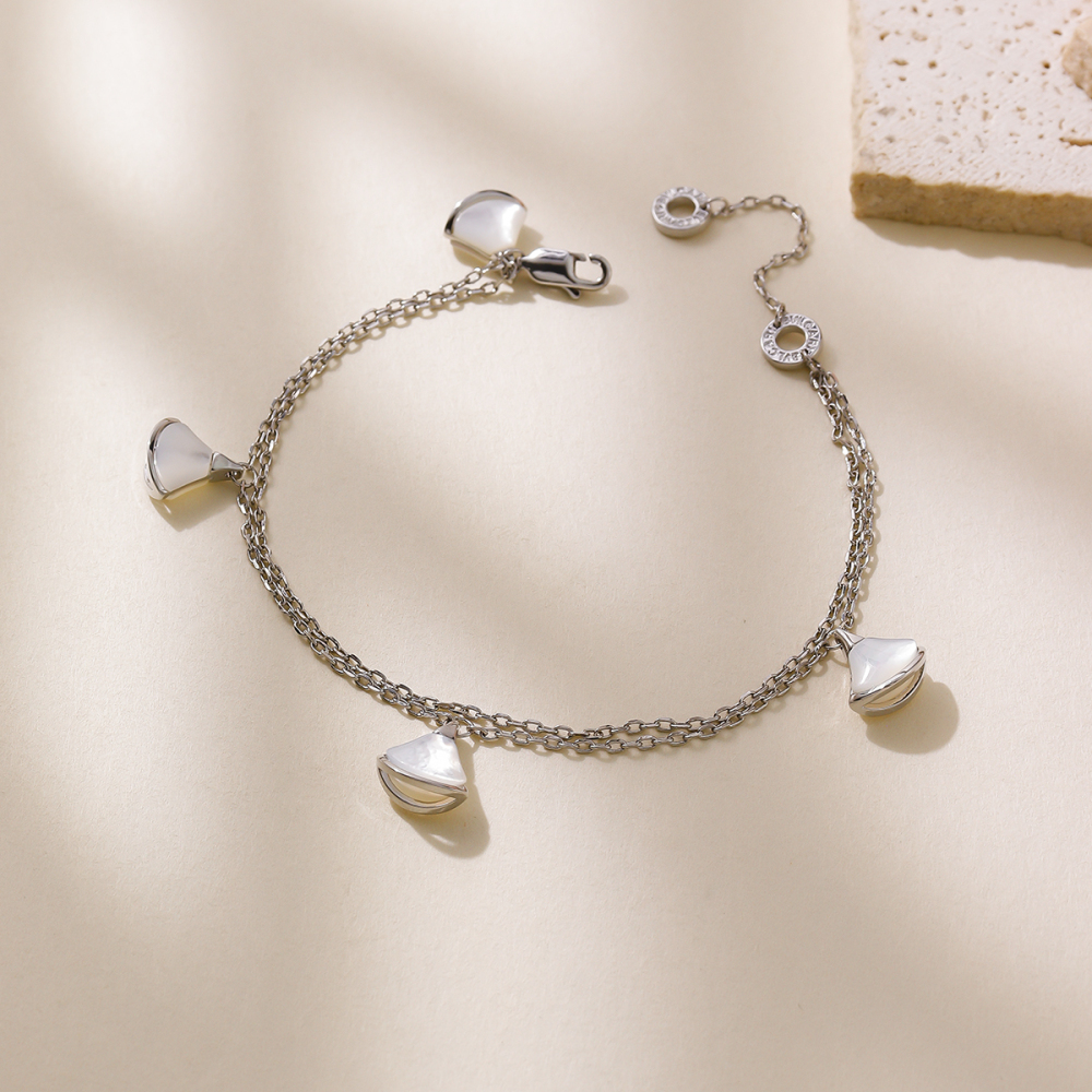 New Version Simple Fashion Commuting Water Plated Copper Geometric Pattern Hollow White Shell Heart Accessories Chain Bracelet Jewelry