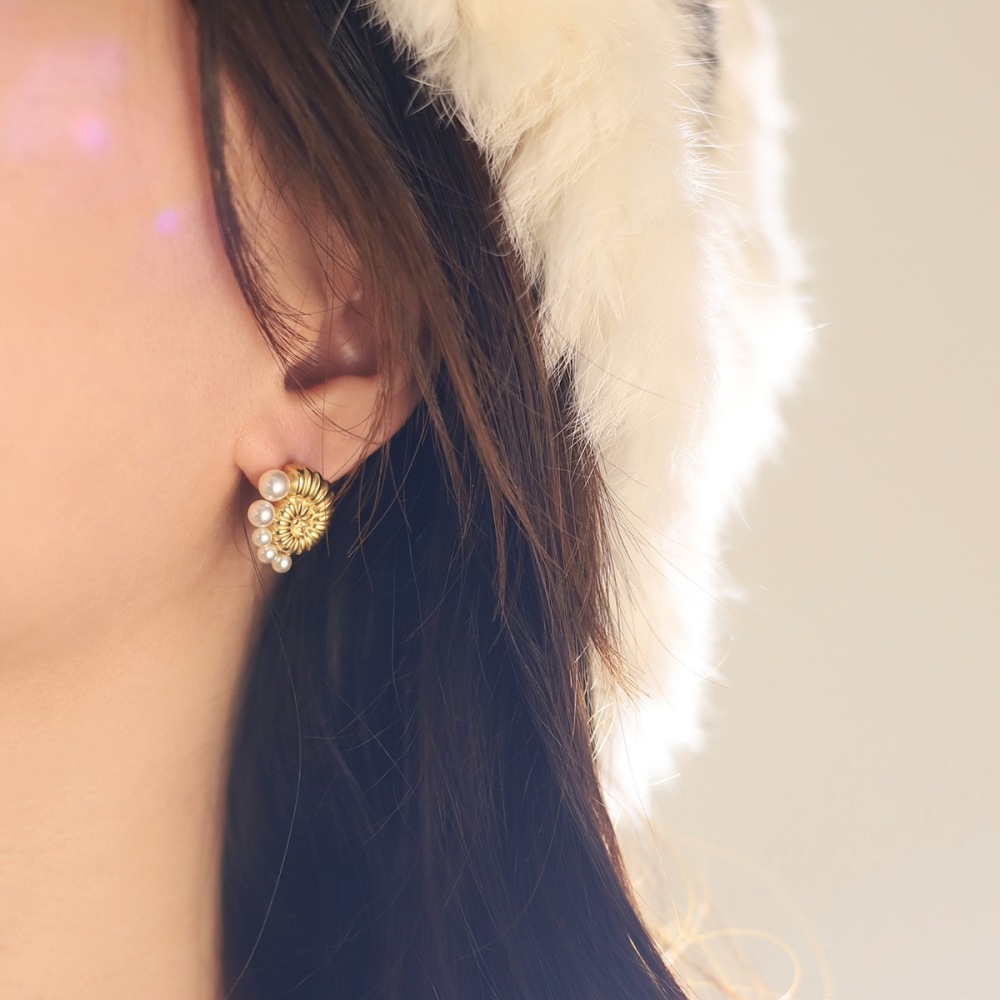 Gradient Pearl Earrings Titanium Steel Material 18K Gold Plated Shell Design Simple Rose Gold Women's Jewelry Accessories