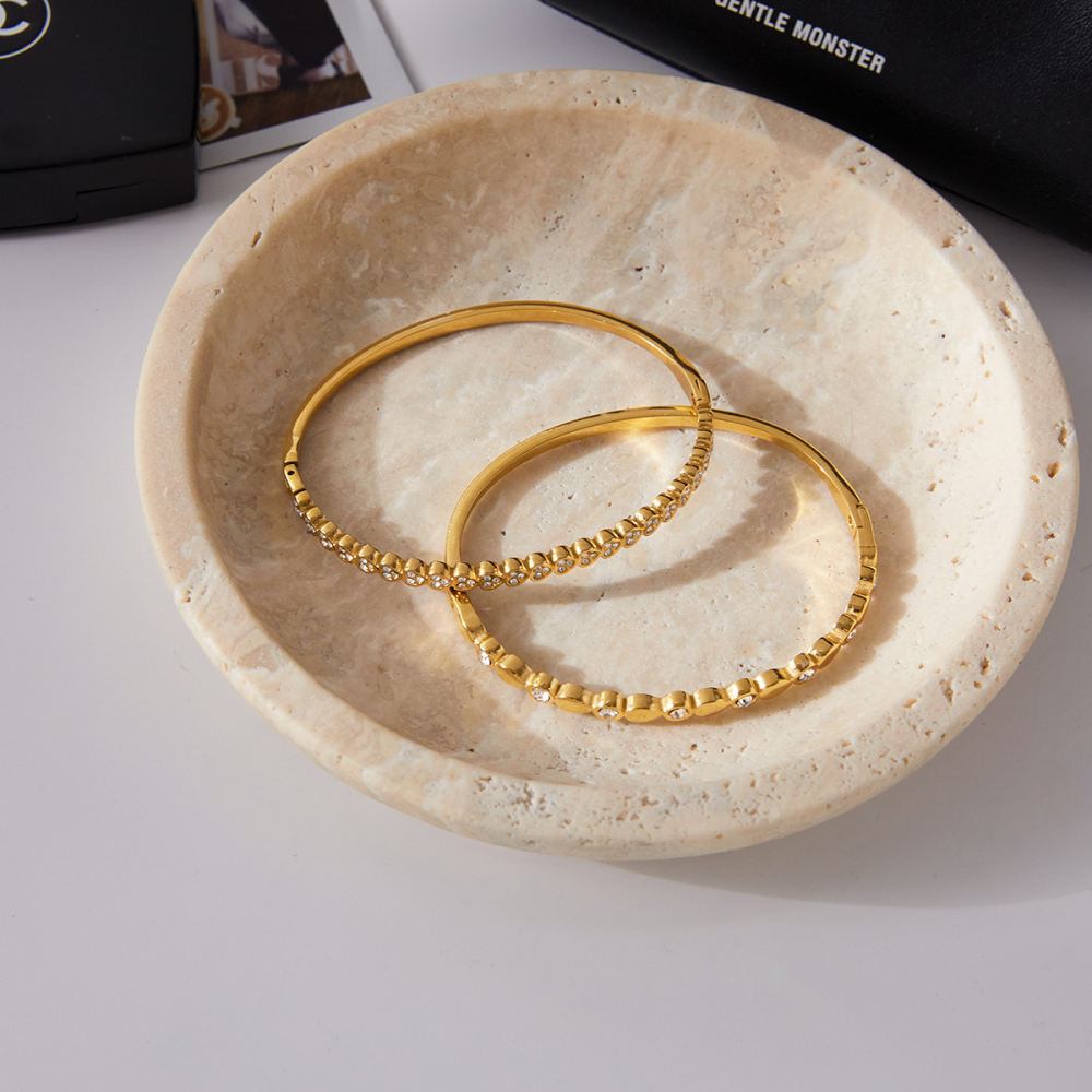 Ladies Classic Style 18K Gold Stainless Steel Bracelet With Round White Diamond Waterdrop Design Vacuum Plated Real Gold