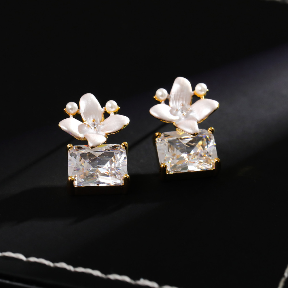 New Simple Floral Sugar Cube Earrings Women's New Style Fashion Fresh Personality Luxury Lightweight Elegant Jewelry Accessories