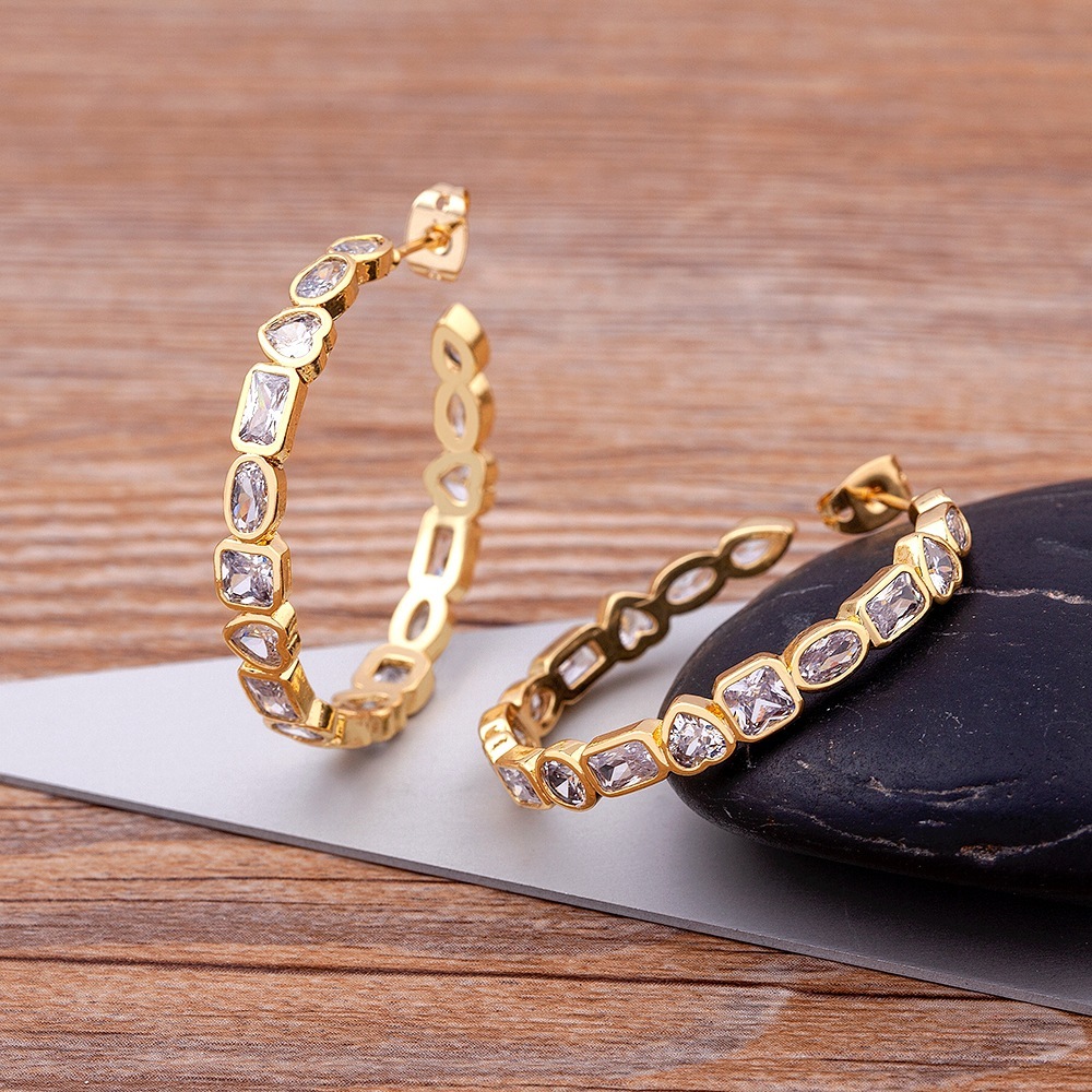 True Gold Plated Copper Heart Square Geometric Micro Paved Zirconia Large Earrings New Style Fashion Jewelry Accessories