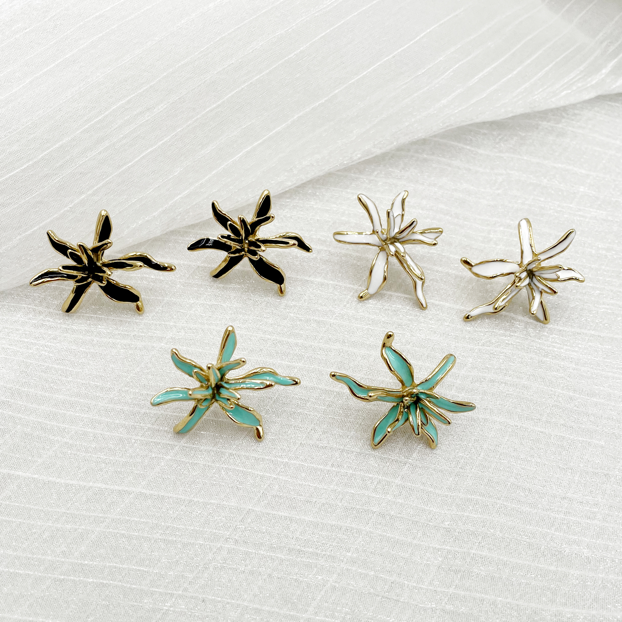 PVD Coated Real Gold Plated 14K Gold Flower 304 Stainless Steel IG Style Waterproof Non Tarnish Ear Studs