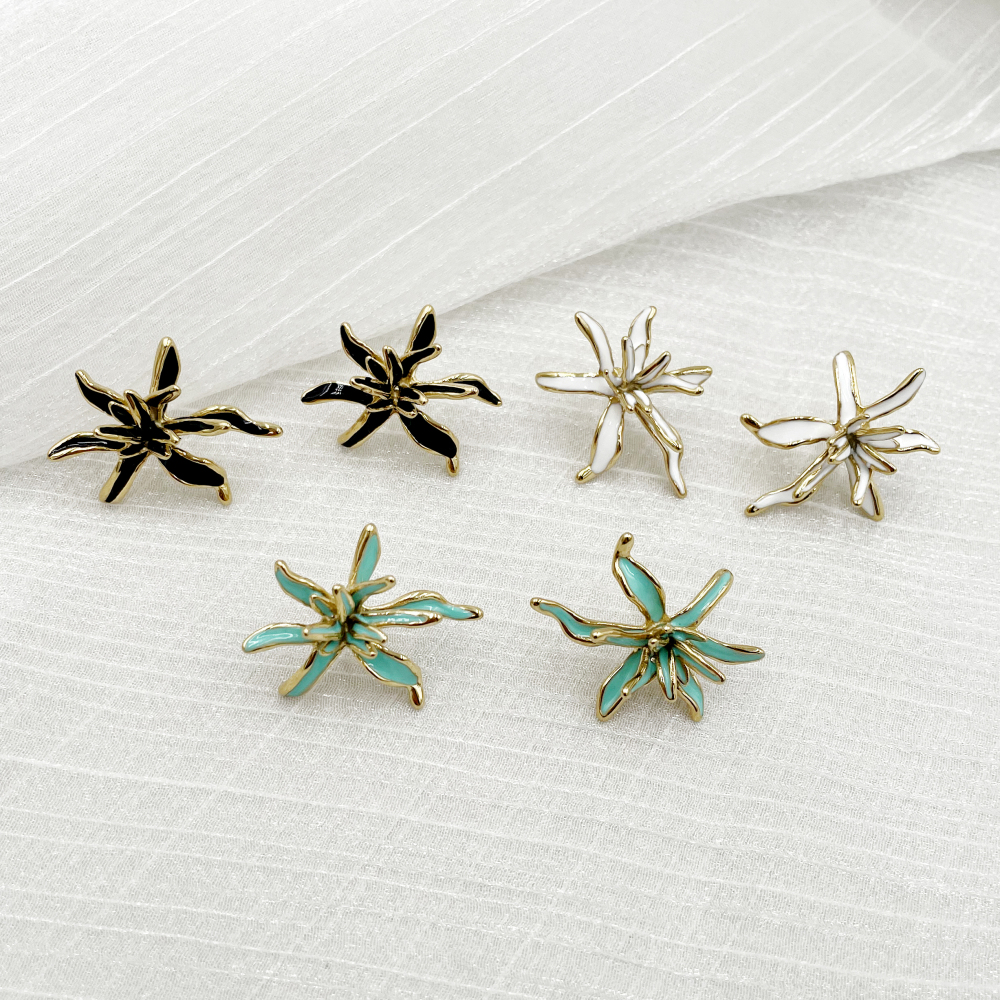 PVD Coated Real Gold Plated 14K Gold Flower 304 Stainless Steel IG Style Waterproof Non Tarnish Ear Studs