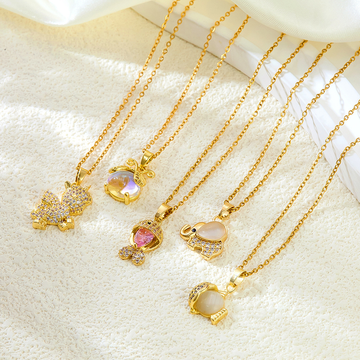 New Style Pink Zircon Fish Pendant Necklace Titanium Steel Cute Animal Design Sensation Fashionable Women's Jewelry Accessory