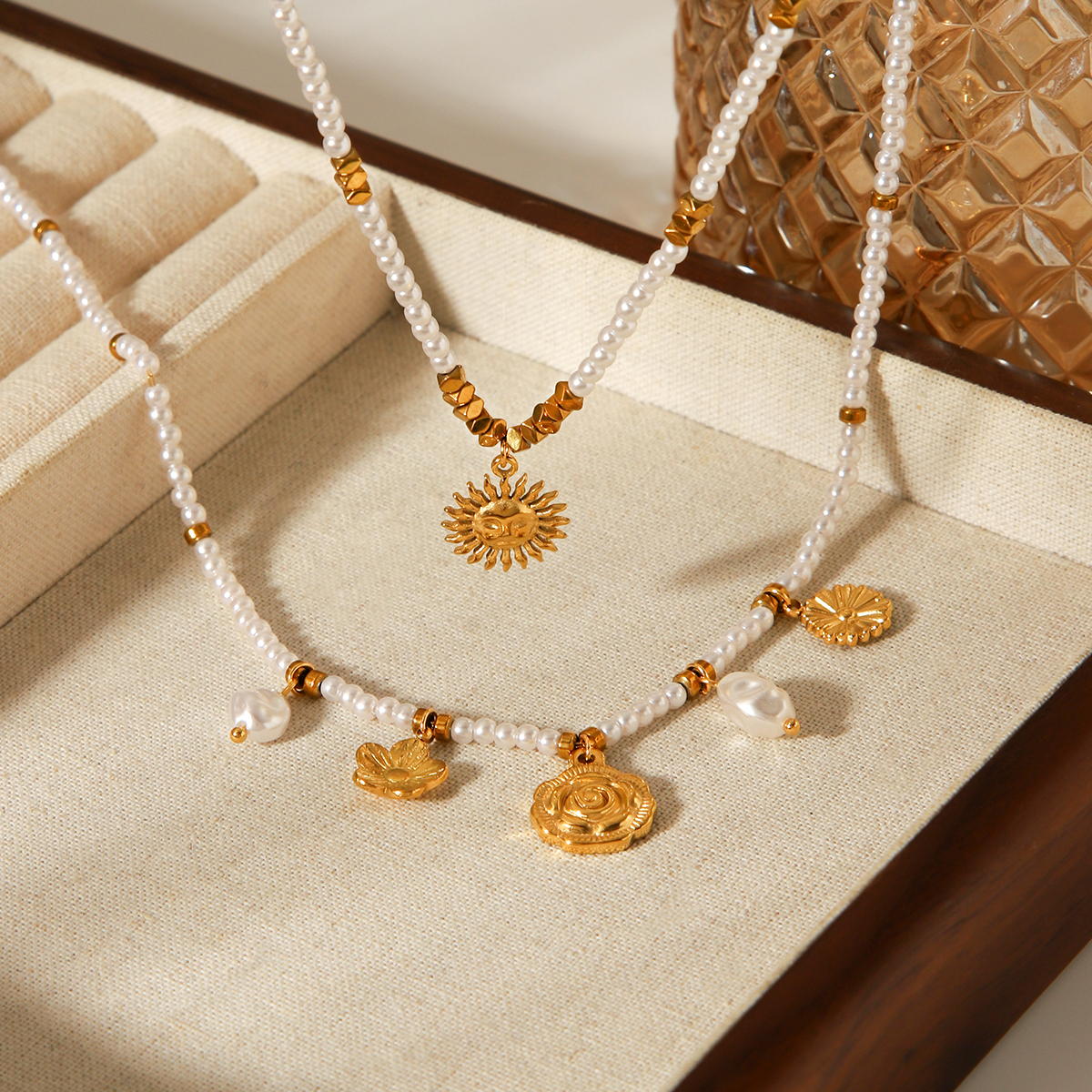 Jewelry Pearl Chain 304 Stainless Steel Sunflower Pendant Necklace For Women High-End Accessories Fashionable Necklace Vacuum Electroplated 18K Gold Plated INS Style Elegant Beaded Lobster Clasp