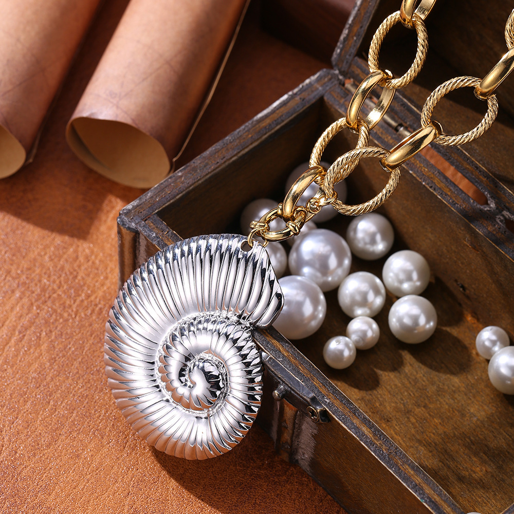 Star And Conch Shell Pendant Women's Necklace Simple Design Summer Vacation Jewelry Accessories Silver Year Gold