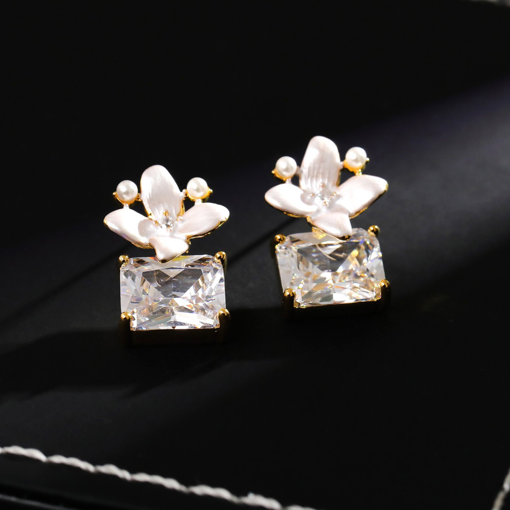 New Simple Floral Sugar Cube Earrings Women's New Style Fashion Fresh Personality Luxury Lightweight Elegant Jewelry Accessories