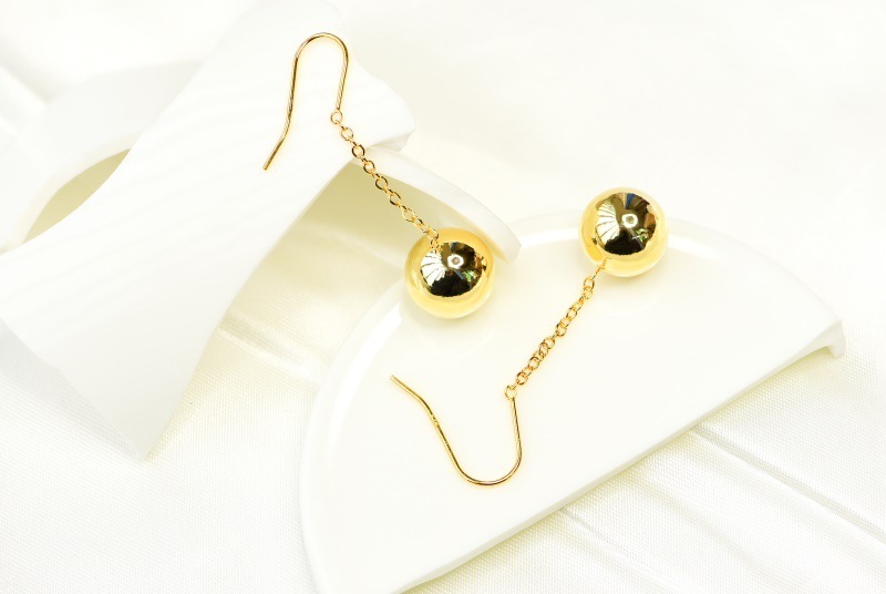 Elegant Silver Needle Metal Ball Stud Earrings Women's Fashion OL Style Simple Atmosphere Autumn Winter Jewelry Accessories