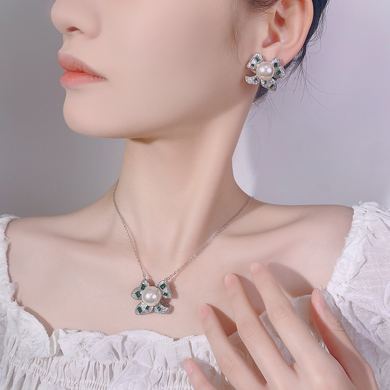 Green Butterfly Knot Pearl Necklace Earrings Set Women's Fashion High-End Lightweight Luxury Engraved Jewelry Accessories