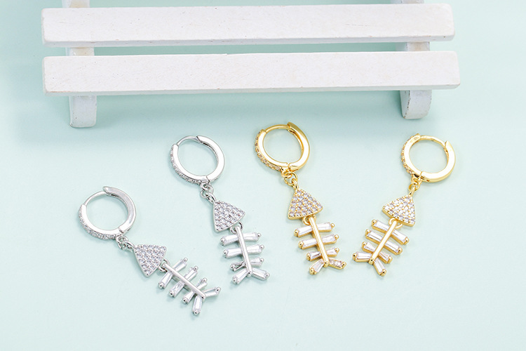 Korean Micro Inlaid Zircon Skull Fish Earrings