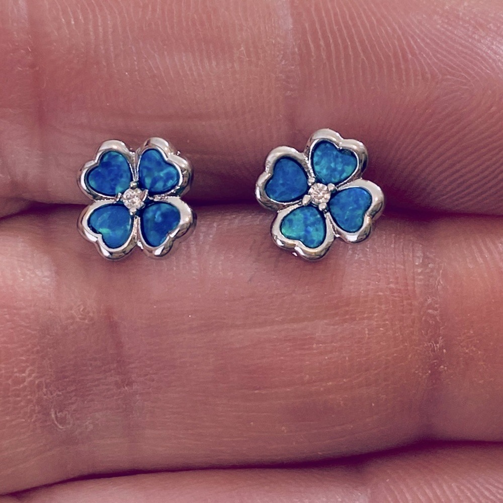 Blue Australian Opal Four Leaf Clover Flower Earrings Bohemian Style Simple Design For Women Copper Material Jewelry Accessories