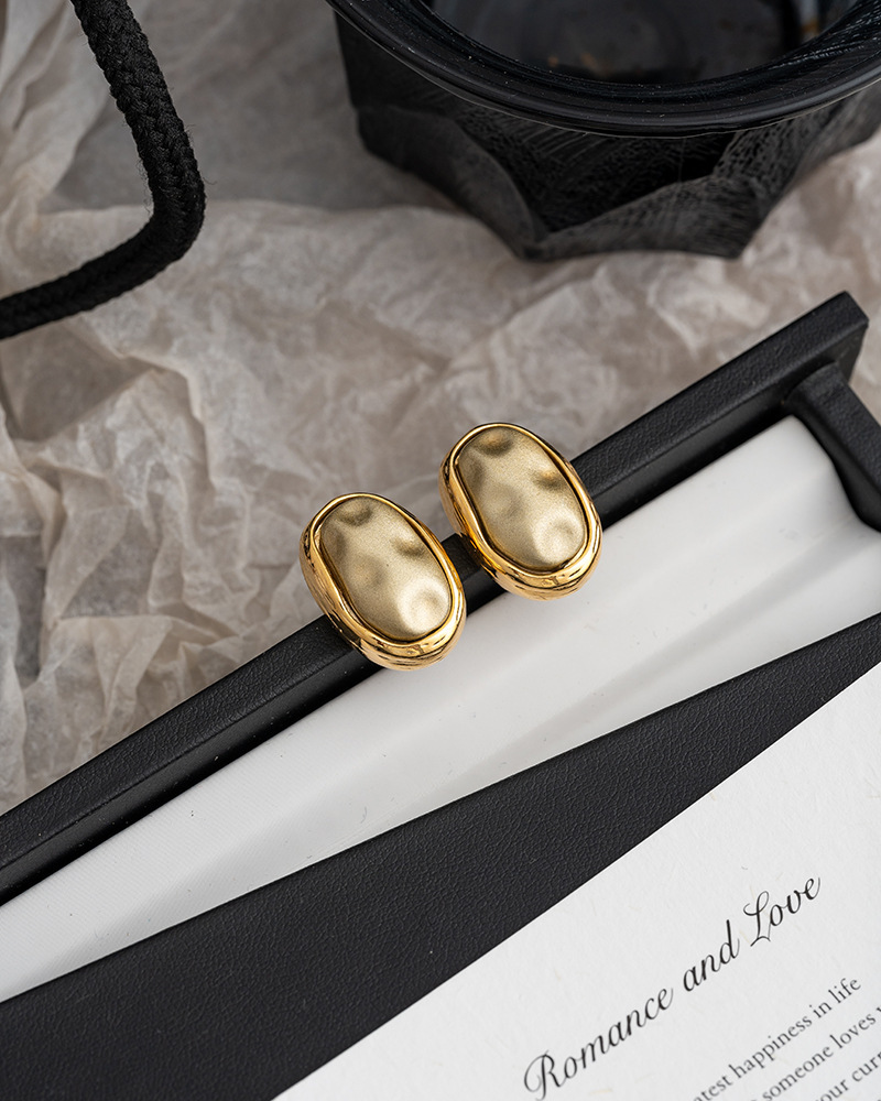 Earring Women's Unique Design Oval Shape Gold Color Minimalist Cold Style Stud Earrings High-End Feelings Jewelry Accessories