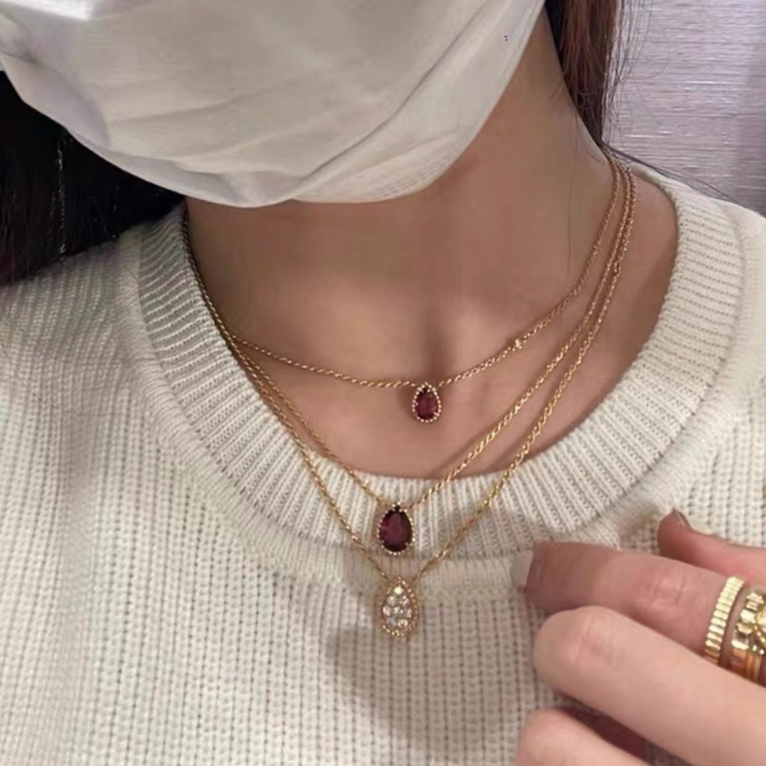 French Luxury Water Drop Diamond Necklace For Women 18K Gold Plated Twist Chain Classic Elegant Collarbone High-Quality Craftsmanship