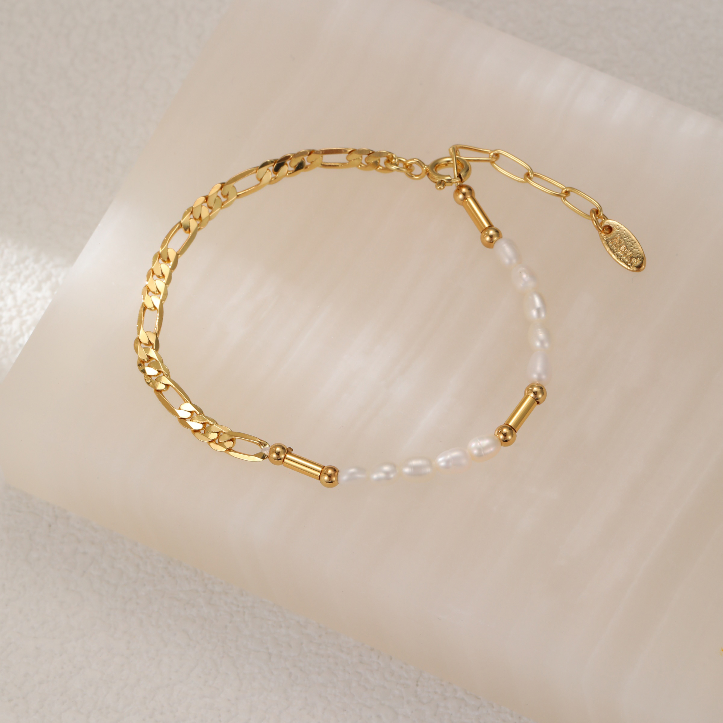 Classic Fashionable Natural Freshwater Pearl Bracelet  Style Copper Plated 18K Gold Geometric Pattern