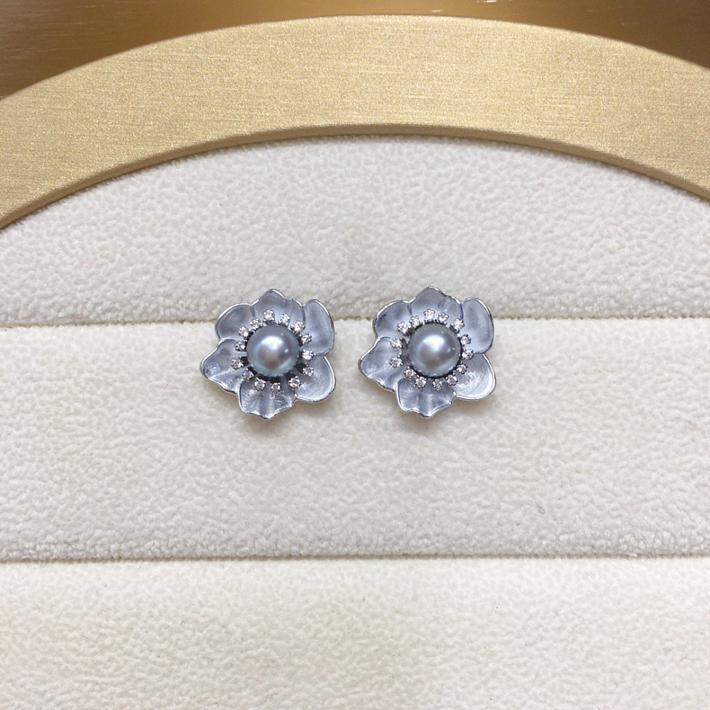 Natural Freshwater Pearl Earrings Women High-End Classic Baked Paint Camellia Pearl Studs Internet Famous Jewelry Accessories