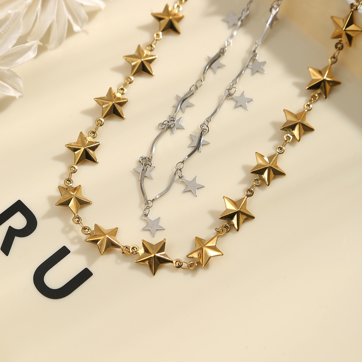Fashionable Women's Necklace Hollow Chain Star Design Double Layered Clavicle Chain Sweater Chain Minimalist Luxury Style