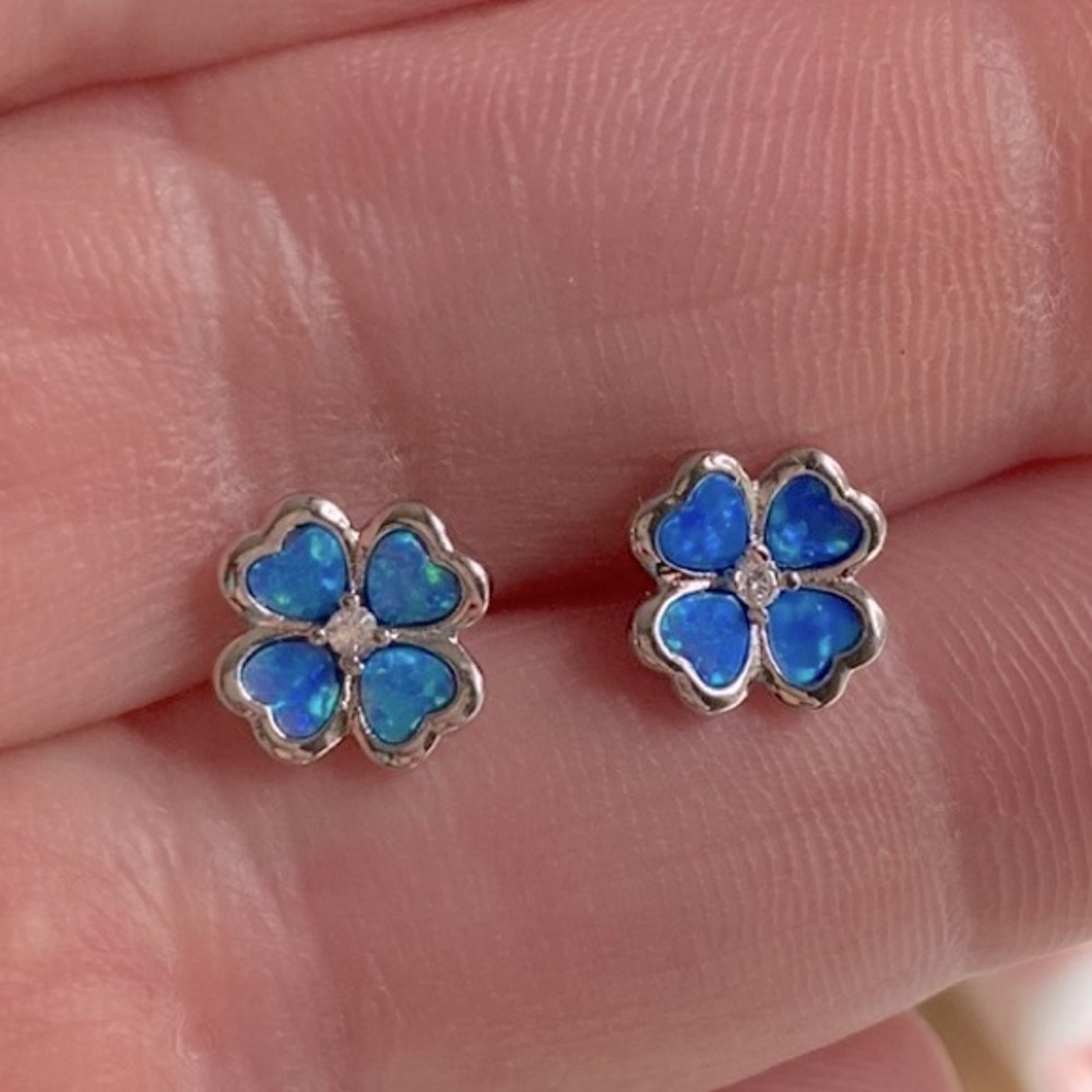 Blue Australian Opal Four Leaf Clover Flower Earrings Bohemian Style Simple Design For Women Copper Material Jewelry Accessories