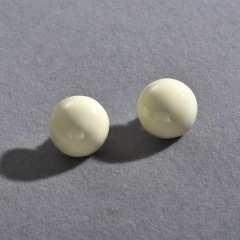 A Pair of White Drip Glaze Earrings