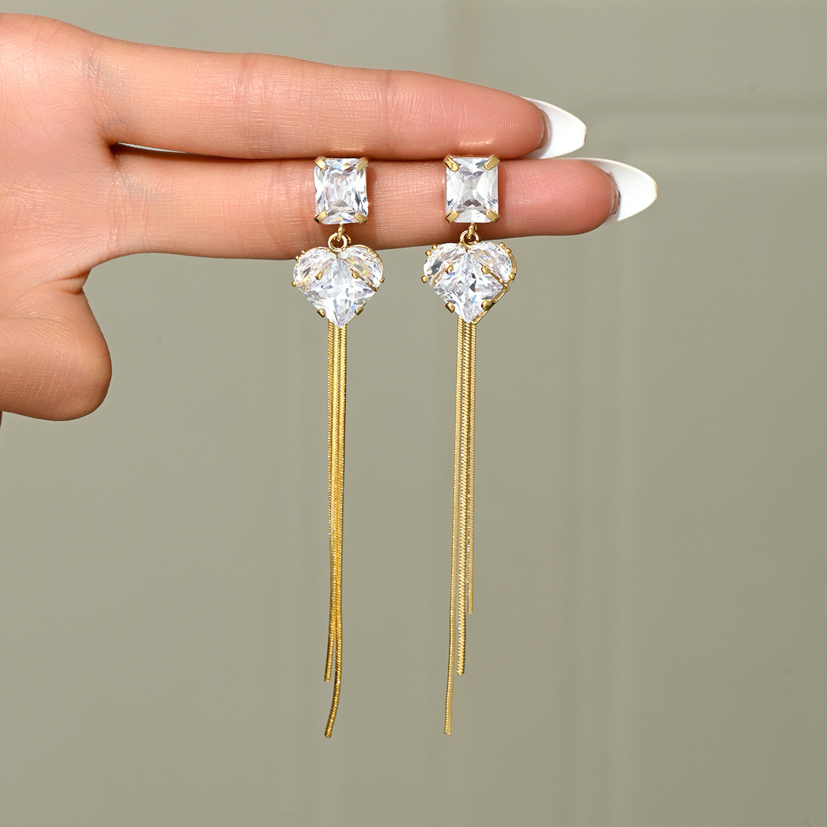 14K Gold Plated Luxury Design Tassel Earrings Women High-End Versatile Trendy Ear Jewelry Heart Shaped Fashion Accessories