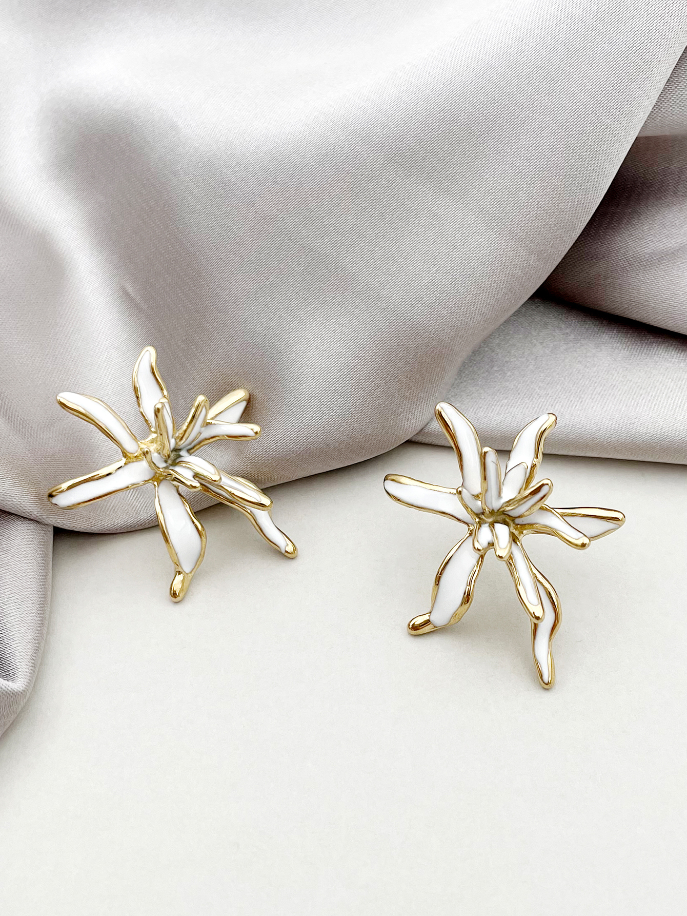 PVD Coated Real Gold Plated 14K Gold Flower 304 Stainless Steel IG Style Waterproof Non Tarnish Ear Studs