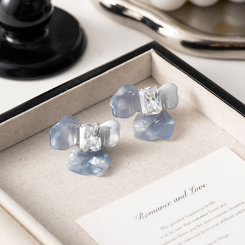 Blue Iris Flower Shaped Sugar Light Luxury Simple Earrings Bohemian Style Geometric Pattern Women's Fashion Jewelry Accessories