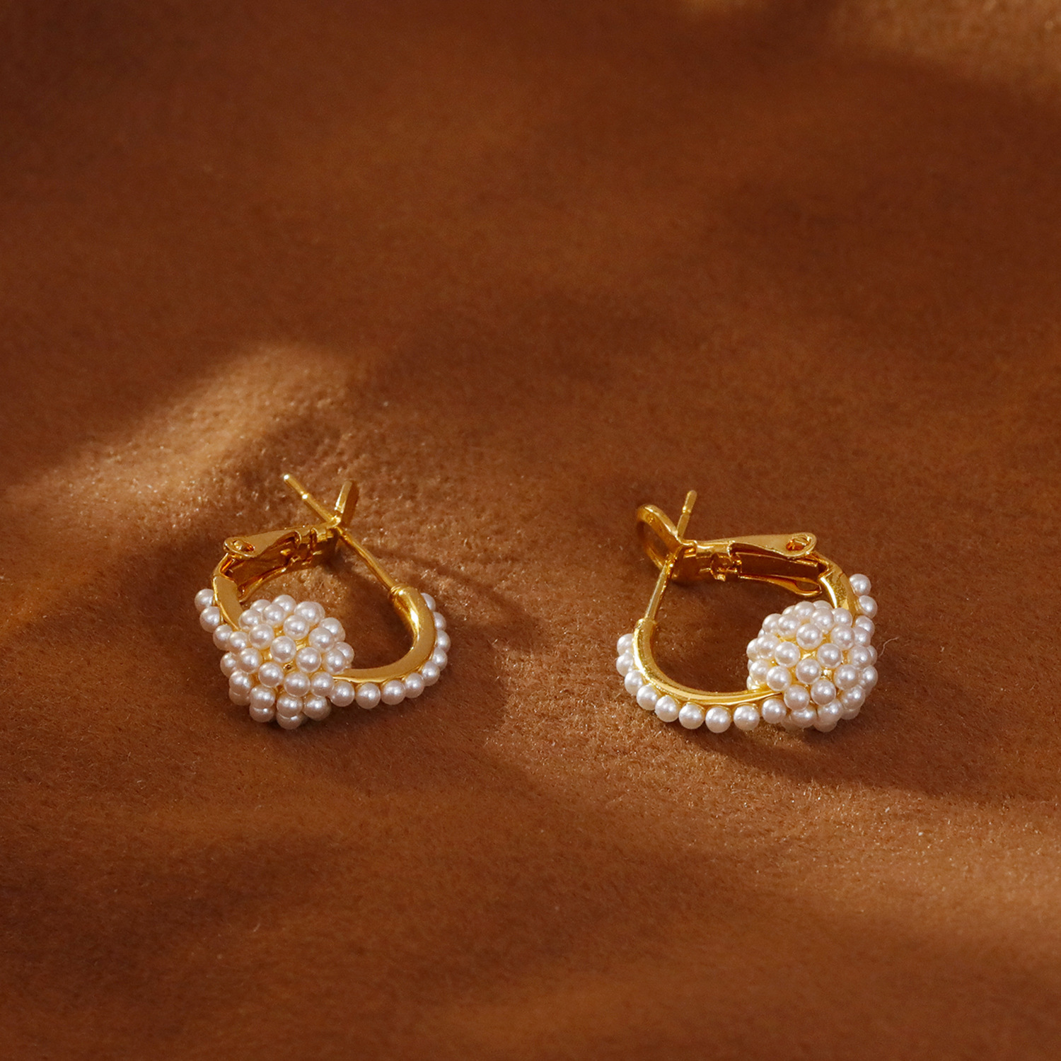 Elegant Pearl Hoop Earrings Unique Design Sensation Slimming French Hepburn Style Fashionable Trendy Women's Jewelry Accessories