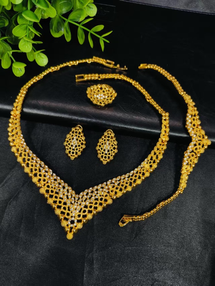 Middle East Dubai Jewelry Set Vietnam Bride Wedding Accessories Necklace Bracelet Earrings Ring Four Piece Set Floral Design