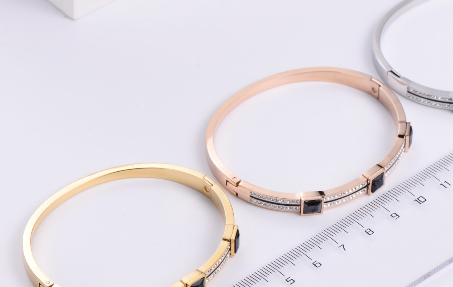 PVD Coated 18K Gold Plated Stainless Steel Waterproof Non Tarnish 304 Stainless Steel