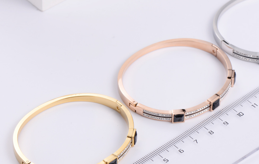 PVD Coated 18K Gold Plated Stainless Steel Waterproof Non Tarnish 304 Stainless Steel