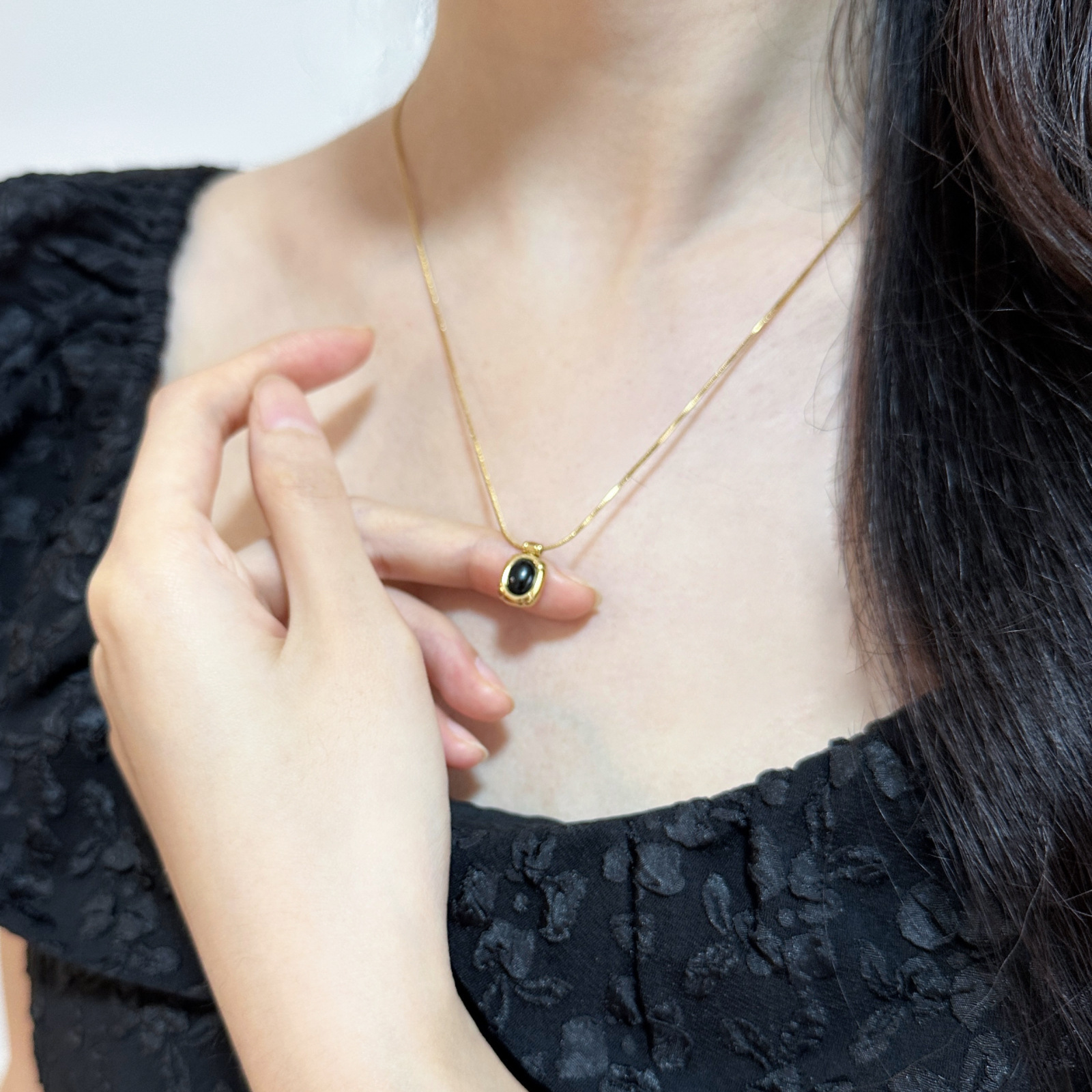 Tiger Eye Stone Black Agate Green Sapphire Pendant Necklace Titanium Steel Plated 18K Gold Geometric Elements Women Choker