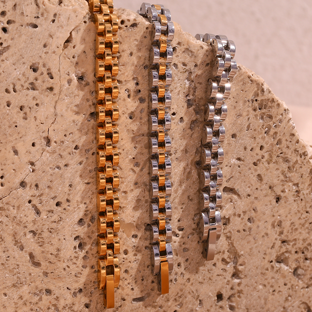 304 Stainless Steel Solid Color PVD Coated Stone-Free 18K Gold Plated Real Gold Plated Basic Simple Style Classic Style Waterproof Non Tarnish Plating Gold Silver Bracelets