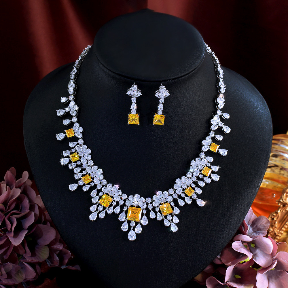 Luxurious Copper Zirconia Jewelry Set Necklace And Earrings Sparkling Wedding Dress Suitable For Women To Wear To Weddings Or Banquets