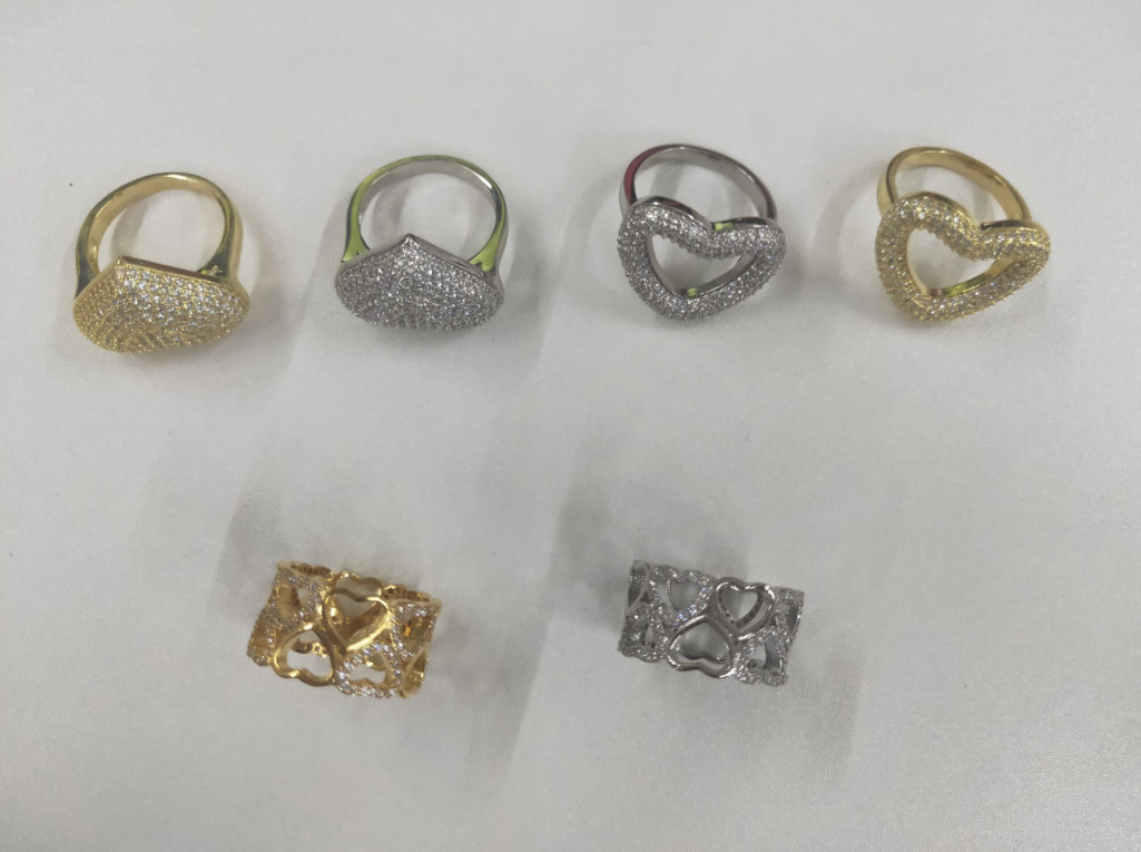 Korean Hollow Heart-shape Copper Micro-inlaid Zircon Ring Wholesale