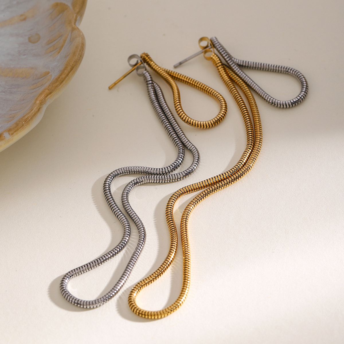 304 Stainless Steel Solid Color PVD Coated Real Gold Plated 18K Gold Simple Style Classic Style Waterproof Non Tarnish Plating Gold Drop Earrings