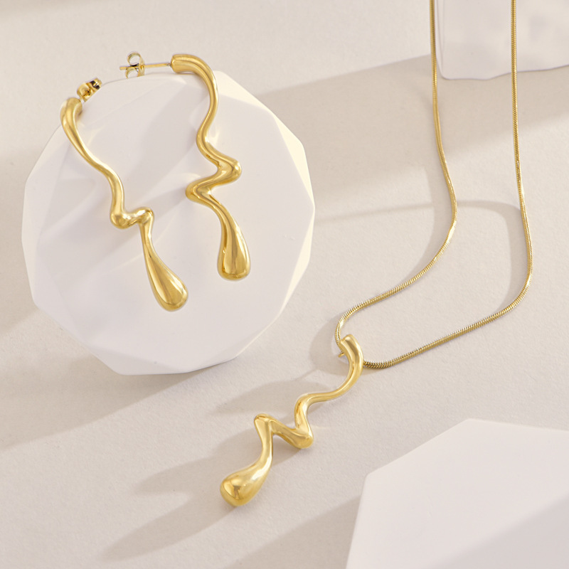 304 Stainless Steel Solid Color Ion Plating (IP) 18K Real Gold Plated Simple Style Classic Style Waterproof Non Tarnish Plating Jewelry Set