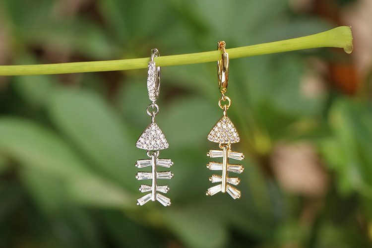 Korean Micro Inlaid Zircon Skull Fish Earrings