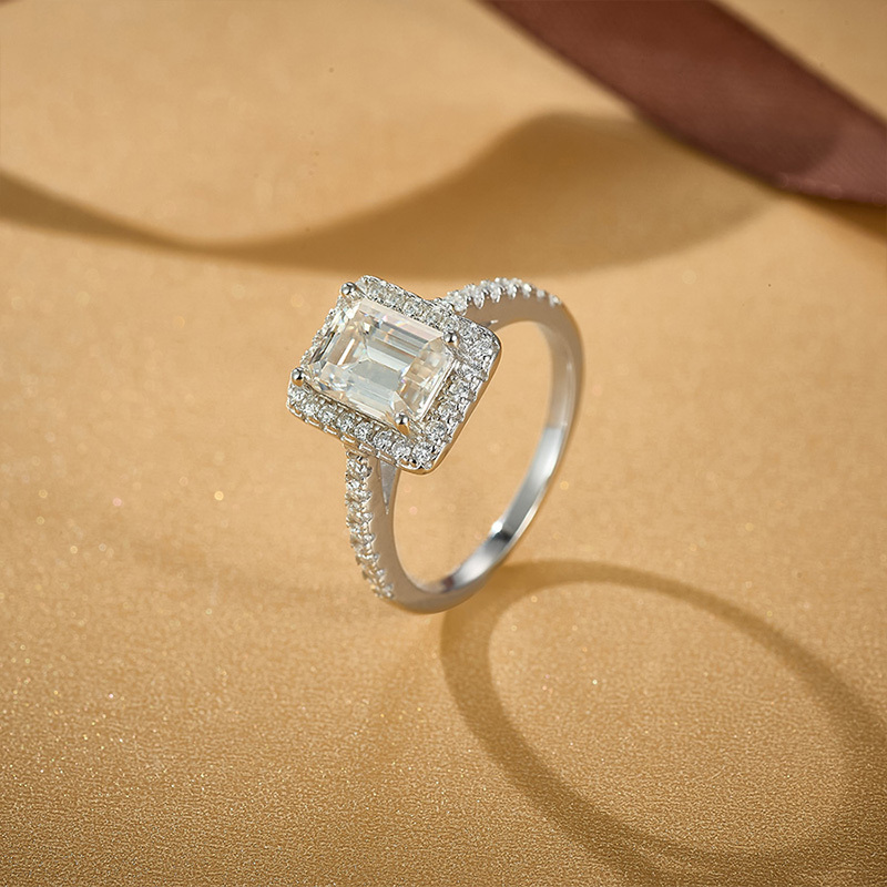 New Arrival 2Carat Halo Emerald Cut Moissanite 925 Sterling Silver Ring For Women Moissanite Wedding Ring Girl