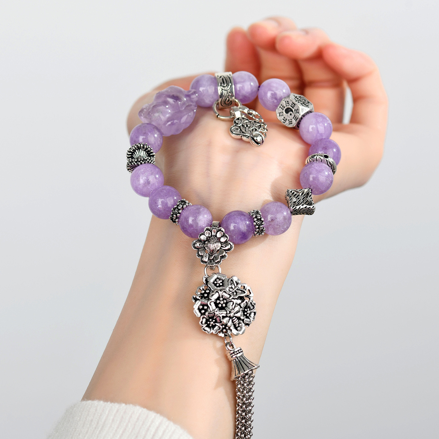 Natural Lavender Quartz Nine-Tailed Fox Bracelet Ladies Style Tassel Artistic Retro Romantic Hand Chain Crystal Fashion