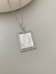 Necklace a-White