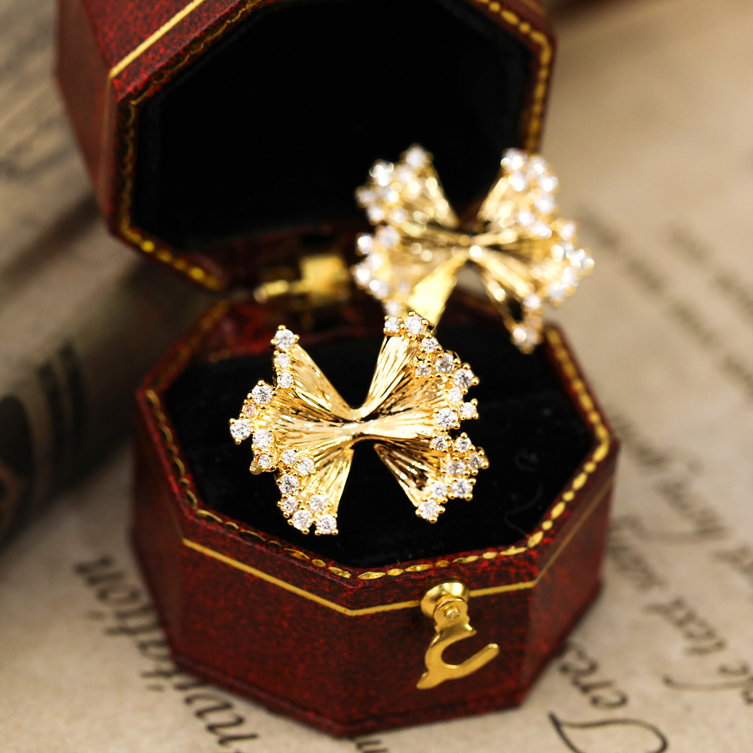 Fashionable Butterfly Knot Zircon Metal Earrings Elegant High-End Feelings Women's Style Geometric Pattern Fashion OL Ear Jewelry
