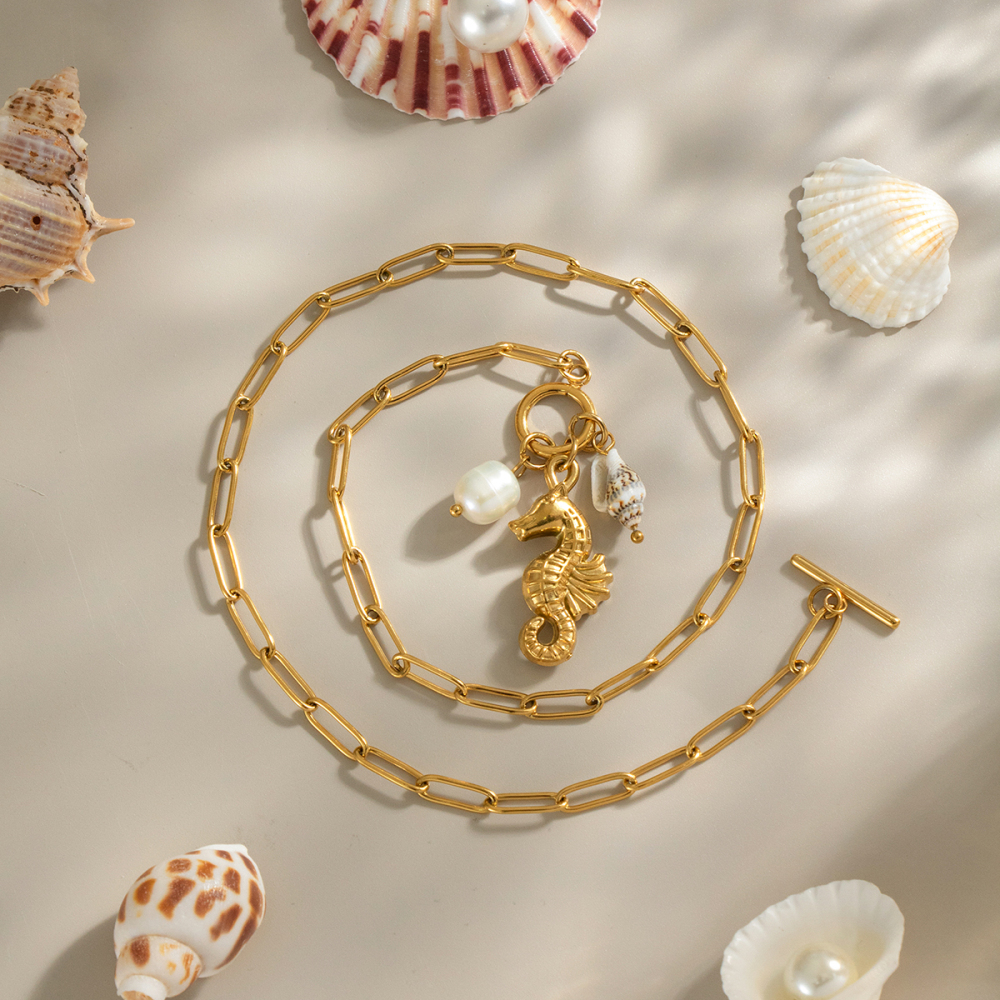 Titanium Steel 18K Gold Plated Shell Horse Conch Necklace Beach Vacation Accessories Luxury Feel Polished Pendant Women's Jewelry