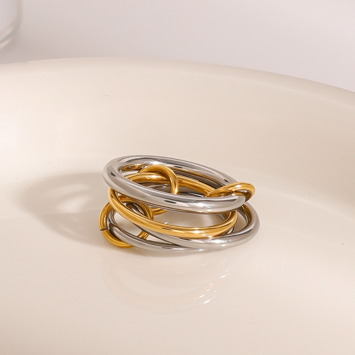 304 Stainless Steel Round PVD Coated 18K Real Gold Plated Classic Style Mixed Metal Rings