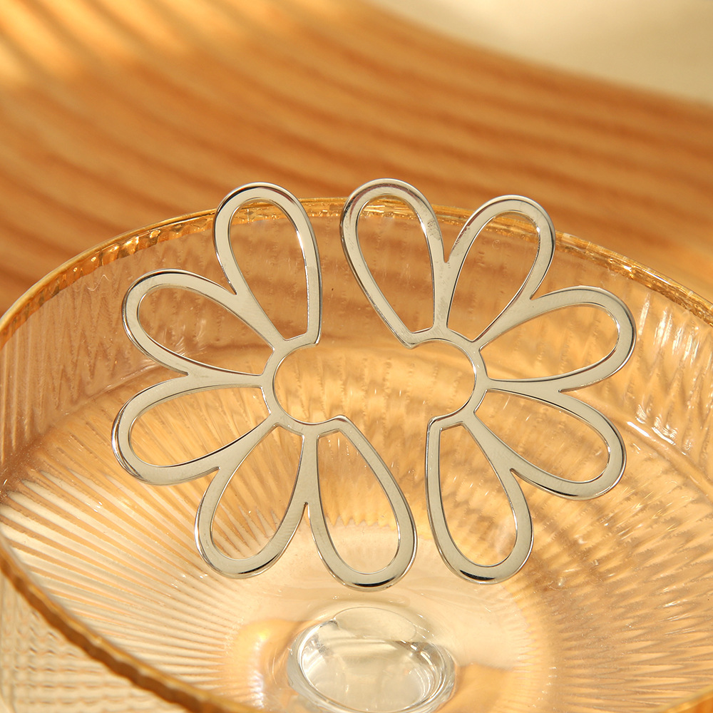 Exaggerated Design Hollow Petal Symmetrical Earrings Gold Plated Stainless Steel Simple Bohemian Style Women's Jewelry