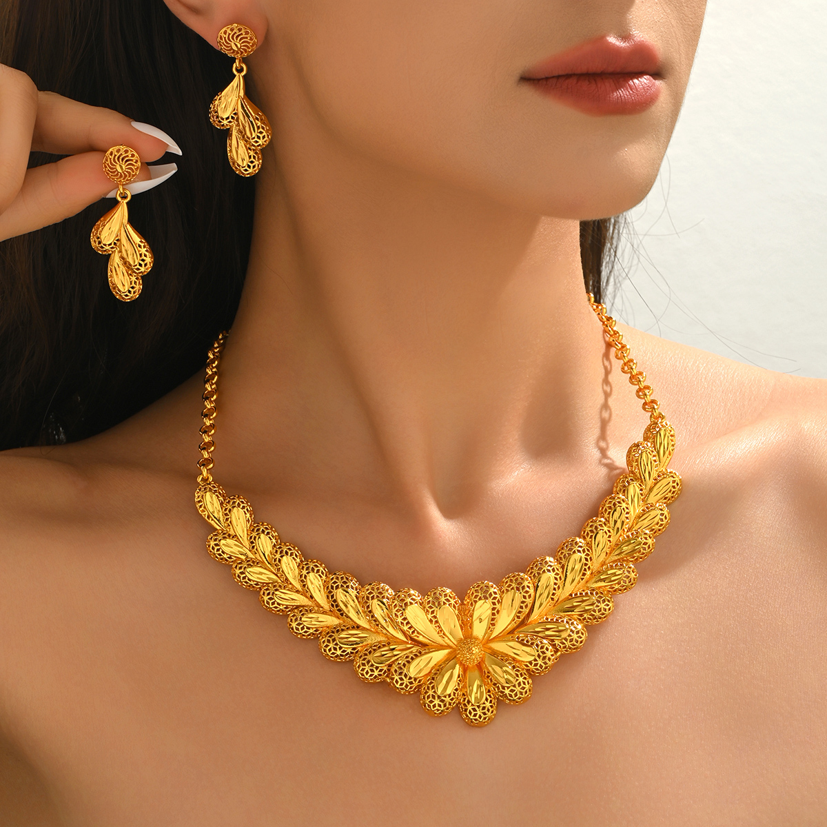 Three-piece Bridal Wedding Geometric Pattern Jewelry Set Elegant Luxurious Banquet Wedding Accessories