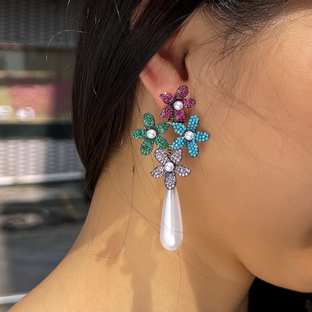 1 Pair Elegant Modern Style Classic Style Flower Inlay Copper Artificial Pearls Zircon White Gold Plated Drop Earrings