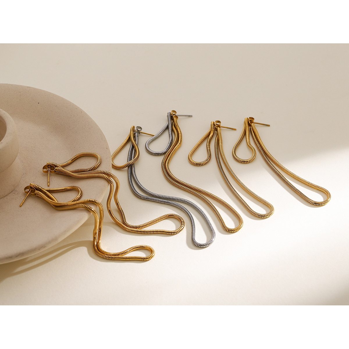304 Stainless Steel Solid Color PVD Coated Real Gold Plated 18K Gold Simple Style Classic Style Waterproof Non Tarnish Plating Gold Drop Earrings